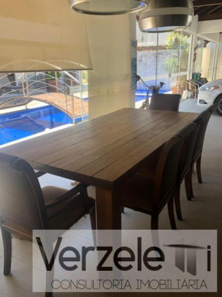 Imagem Casa com 6 Quartos para Temporada, 800 m² em Centro - Balneário Camboriú Imagem Casa com 6 Quartos para Temporada, 800 m² em Centro - Balneário Camboriú