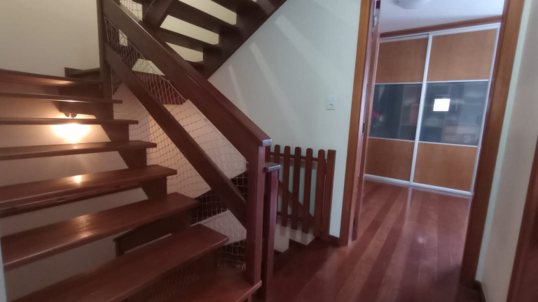 Imagem Casa com 3 Quartos à Venda, 220 m² em Espírito Santo - Porto Alegre