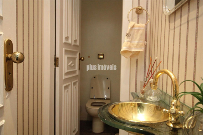 Imagem Casa com 3 Quartos à Venda, 255 m² em Jardim América - São Paulo