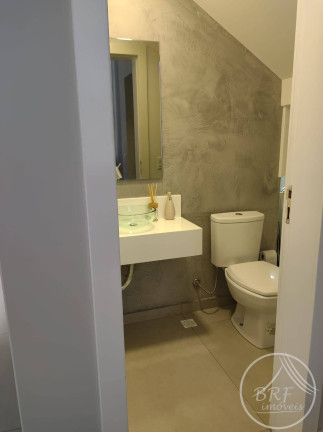 Imagem Casa com 3 Quartos à Venda, 327 m² em Estreito - Florianópolis Imagem Casa com 3 Quartos à Venda, 327 m² em Estreito - Florianópolis
