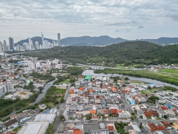 Imagem Galpão à Venda, 140 m² em Jardim Iate Clube - Balneário Camboriú Imagem Galpão à Venda, 140 m² em Jardim Iate Clube - Balneário Camboriú