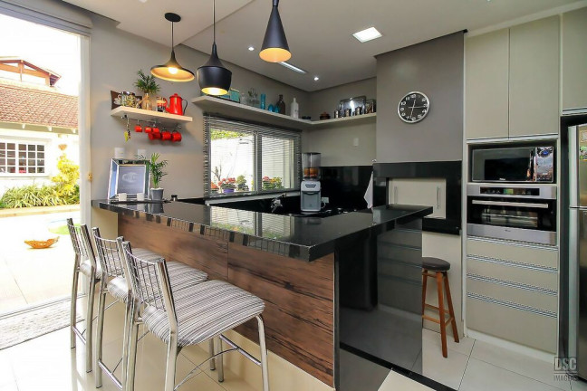 Imagem Casa com 3 Quartos à Venda, 290 m² em Guarujá - Porto Alegre