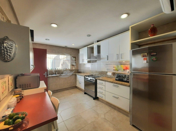Imagem Casa com 3 Quartos à Venda, 160 m² em Jardim Botânico - Porto Alegre