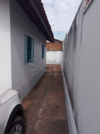 Imagem Casa com 2 Quartos à Venda, 160 m² em Conjunto Habitacional Victório De Santi - Araraquara Imagem Casa com 2 Quartos à Venda, 160 m² em Conjunto Habitacional Victório De Santi - Araraquara