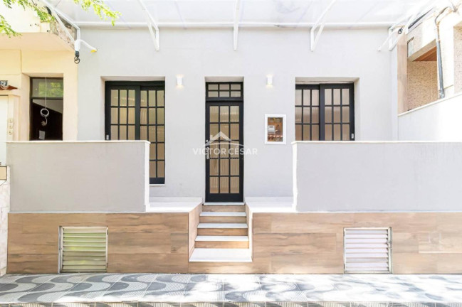 Imagem Casa de Vila com 4 Quartos à Venda, 234 m² Imagem Casa de Vila com 4 Quartos à Venda, 234 m²