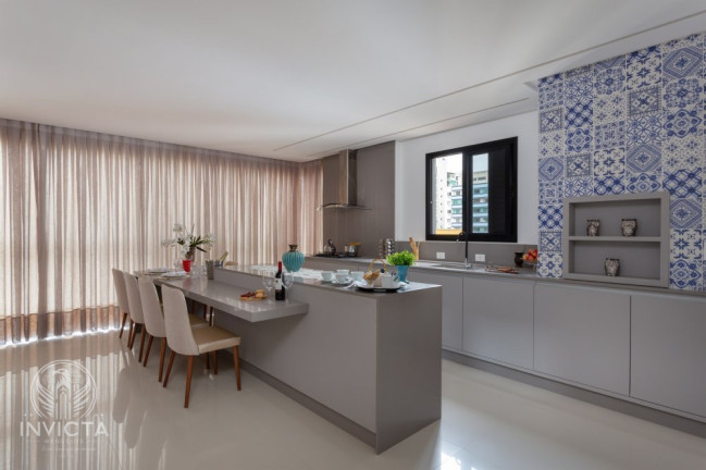Imagem Apartamento com 3 Quartos à Venda, 123 m² em Centro - Balneário Camboriú Imagem Apartamento com 3 Quartos à Venda, 123 m² em Centro - Balneário Camboriú