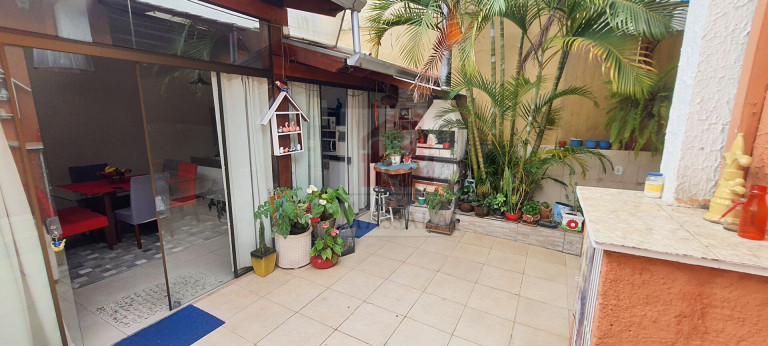 Imagem Casa com 2 Quartos à Venda, 160 m² em São Geraldo - Porto Alegre Imagem Casa com 2 Quartos à Venda, 160 m² em São Geraldo - Porto Alegre