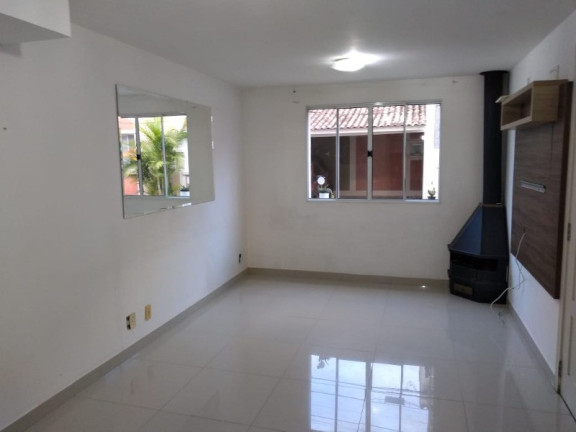 Imagem Sobrado com 4 Quartos à Venda, 90 m² em Humaitá - Porto Alegre Imagem Sobrado com 4 Quartos à Venda, 90 m² em Humaitá - Porto Alegre