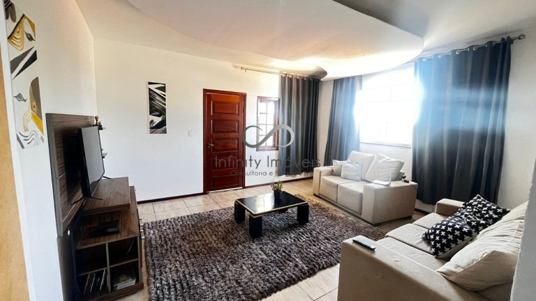 Imagem Casa com 3 Quartos à Venda, 552 m² em Célvia - Vespasiano