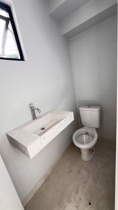 Imagem Casa com 3 Quartos à Venda, 169 m² em Uberaba - Curitiba