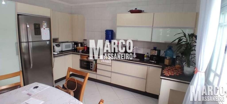 Imagem Casa com 4 Quartos à Venda, 288 m² em Centro - Balneário Barra Do Sul Imagem Casa com 4 Quartos à Venda, 288 m² em Centro - Balneário Barra Do Sul