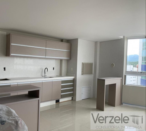 Imagem Apartamento com 3 Quartos para Alugar, 120 m² em Centro - Balneário Camboriú Imagem Apartamento com 3 Quartos para Alugar, 120 m² em Centro - Balneário Camboriú