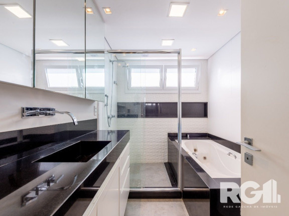 Imagem Casa com 3 Quartos à Venda, 400 m² em Três Figueiras - Porto Alegre