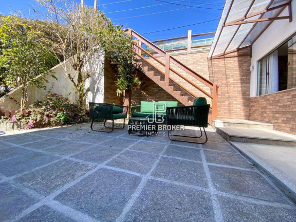 Imagem Casa com 3 Quartos à Venda, 237 m² em Albuquerque - Teresópolis Imagem Casa com 3 Quartos à Venda, 237 m² em Albuquerque - Teresópolis