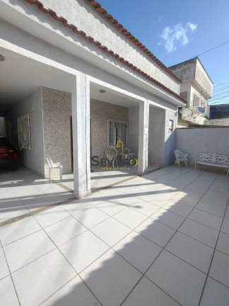 Casa com 4 Quartos à Venda, 150 m² em Barro Vermelho - São Gonçalo