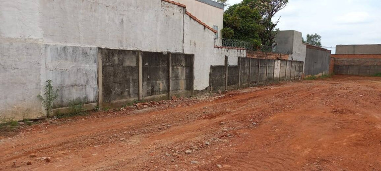 Terreno à Venda, 910 m² em Lopes De Oliveira - Sorocaba