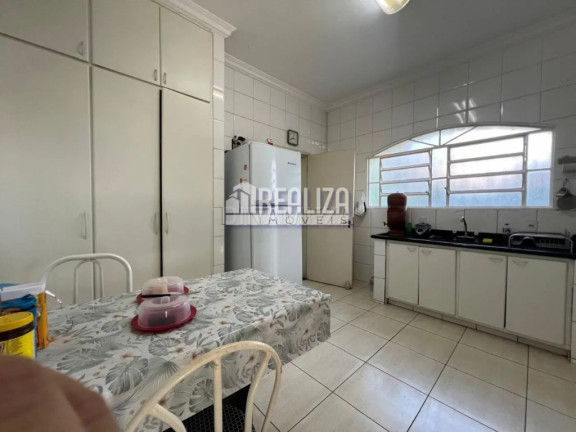 Imagem Sobrado com 4 Quartos à Venda, 337 m² em Vila Olímpica - Uberaba Imagem Sobrado com 4 Quartos à Venda, 337 m² em Vila Olímpica - Uberaba