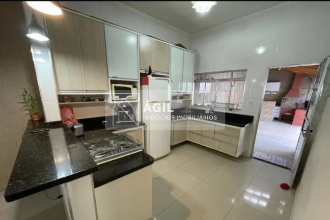 Sobrado com 3 Quartos à Venda, 224 m² em Loteamento Villa Branca - Jacareí