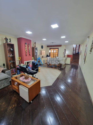 Imagem Sobrado com 3 Quartos à Venda, 330 m² em Santa Maria - São Caetano Do Sul Imagem Sobrado com 3 Quartos à Venda, 330 m² em Santa Maria - São Caetano Do Sul