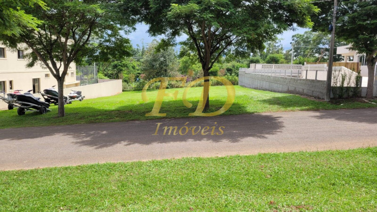 Terreno em Condomínio à Venda, 1.300 m² em Piracaia