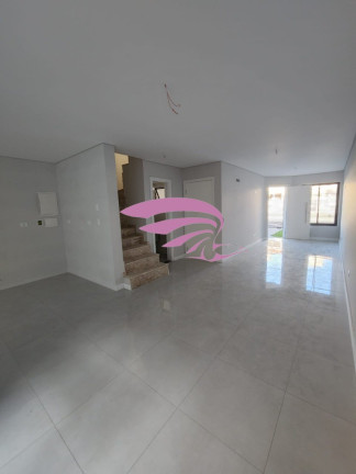 Imagem Casa com 3 Quartos à Venda, 149 m² em Uberaba - Curitiba