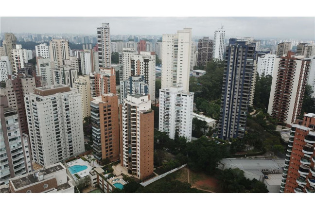 Imóvel com 4 Quartos à Venda,  em Vila Suzana - São Paulo