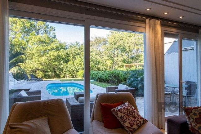 Imagem Imóvel com 4 Quartos à Venda, 219 m² em Belém Novo - Porto Alegre Imagem Imóvel com 4 Quartos à Venda, 219 m² em Belém Novo - Porto Alegre