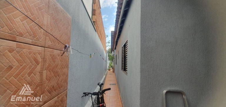 Imagem Casa com 2 Quartos à Venda, 144 m² em Monte Castelo - Campo Grande