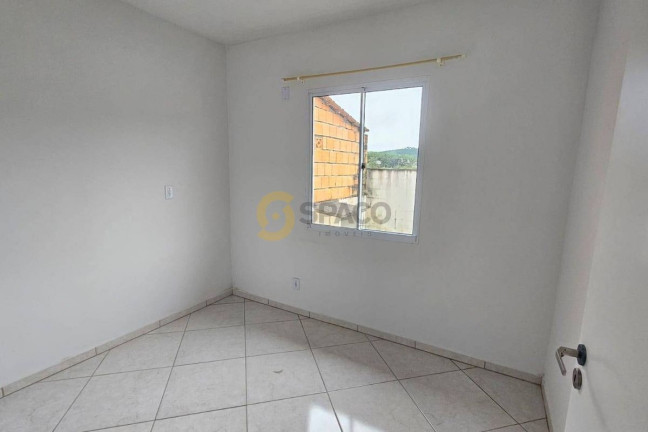 Imagem Casa com 2 Quartos para Alugar, 80 m² em Guaramirim