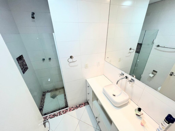 Imagem Casa com 3 Quartos à Venda, em Vila Nova - Porto Alegre Imagem Casa com 3 Quartos à Venda, em Vila Nova - Porto Alegre
