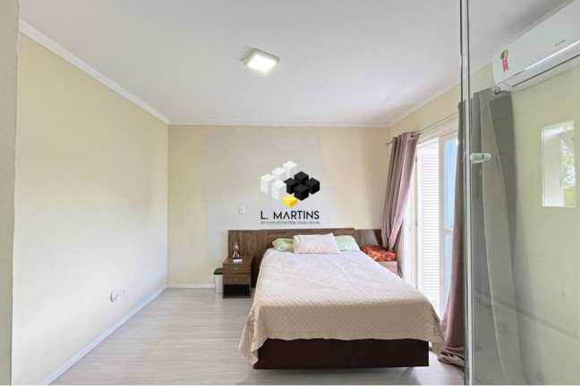 Imagem Casa com 1 Quarto à Venda, 210 m² em Hípica - Porto Alegre Imagem Casa com 1 Quarto à Venda, 210 m² em Hípica - Porto Alegre