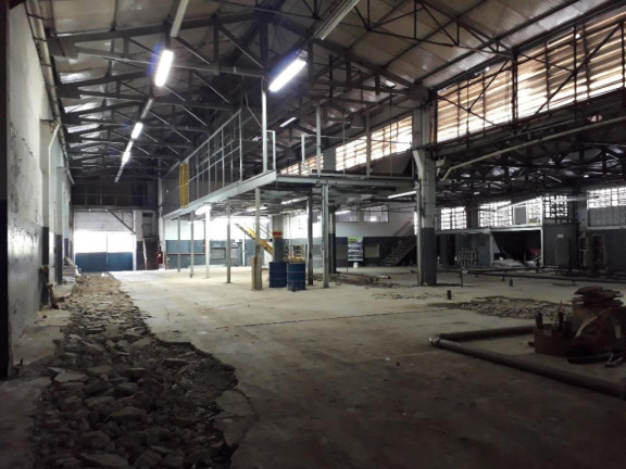 Imóvel Comercial à Venda, 2.749 m² em Jardim - Santo André