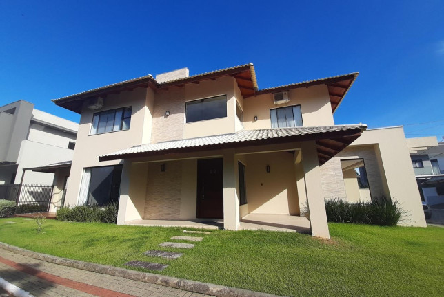 Imagem Sobrado com 3 Quartos à Venda, 284 m² em Centro - Balneário Piçarras