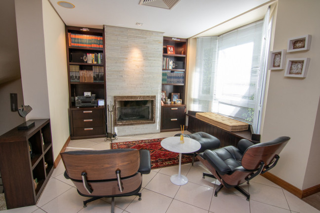 Imagem Casa com 4 Quartos à Venda, 438 m² em Três Figueiras - Porto Alegre