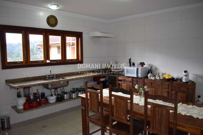 Imagem Casa com 4 Quartos à Venda, 212 m² em Região Do Vale Encantado - Campos Do Jordão