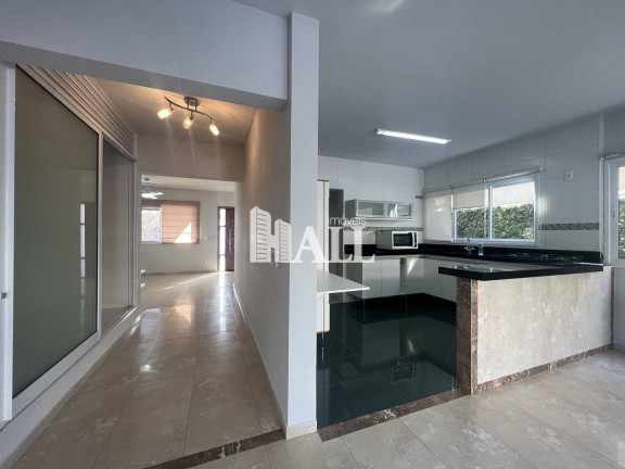 Imagem Casa com 3 Quartos à Venda, 240 m² em Centro - Bady Bassitt