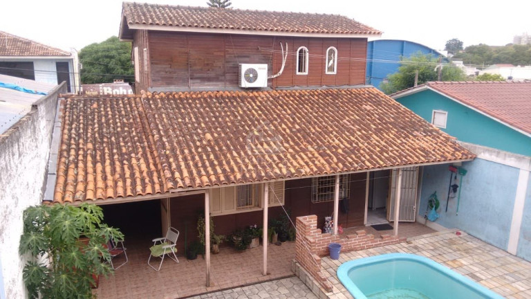 Imagem Casa com 5 Quartos à Venda, 244 m² em Nossa Senhora Medianeira - Santa Maria Imagem Casa com 5 Quartos à Venda, 244 m² em Nossa Senhora Medianeira - Santa Maria