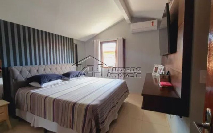 Imagem Casa com 3 Quartos à Venda, 220 m² em Bosque Dos Eucaliptos - São José Dos Campos