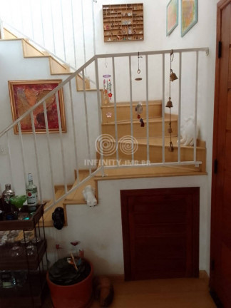Imagem Casa com 5 Quartos à Venda, 190 m² em Vila Diva - Carapicuíba