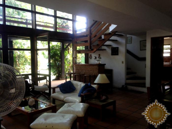 Imagem Casa à Venda, em Centro - Ubatuba Imagem Casa à Venda, em Centro - Ubatuba