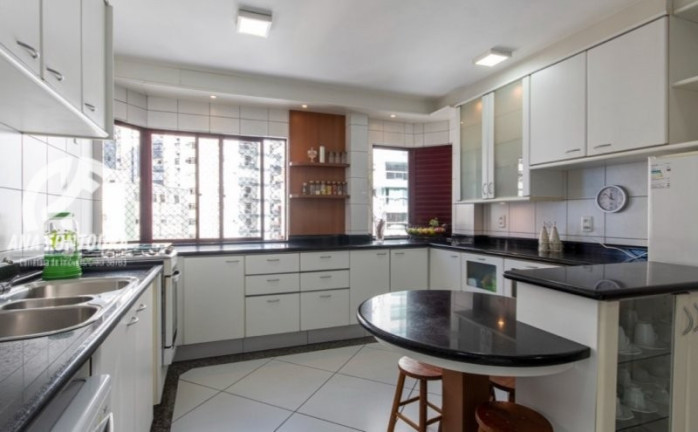 Imagem Apartamento com 5 Quartos à Venda, 340 m² em Centro - Balneário Camboriú Imagem Apartamento com 5 Quartos à Venda, 340 m² em Centro - Balneário Camboriú