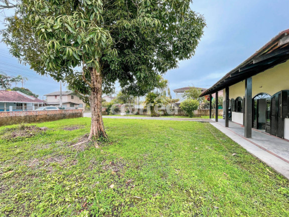 Imagem Casa com 3 Quartos à Venda, 660 m² em Costeira - Balneário Barra Do Sul Imagem Casa com 3 Quartos à Venda, 660 m² em Costeira - Balneário Barra Do Sul
