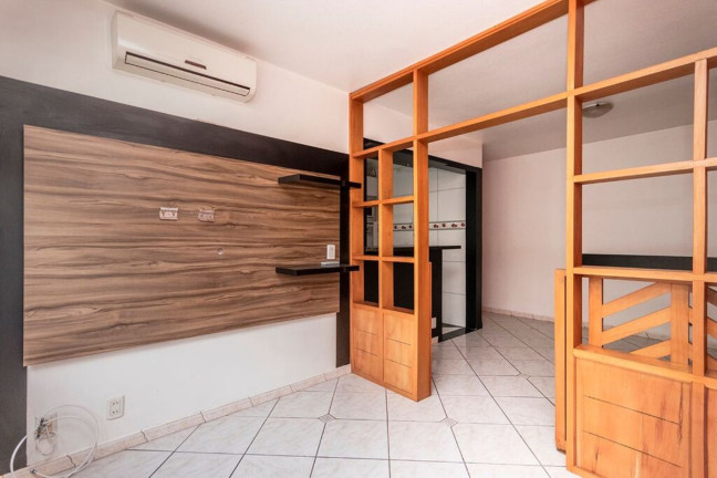 Imagem Imóvel com 2 Quartos à Venda, 65 m² em Teresópolis - Porto Alegre Imagem Imóvel com 2 Quartos à Venda, 65 m² em Teresópolis - Porto Alegre