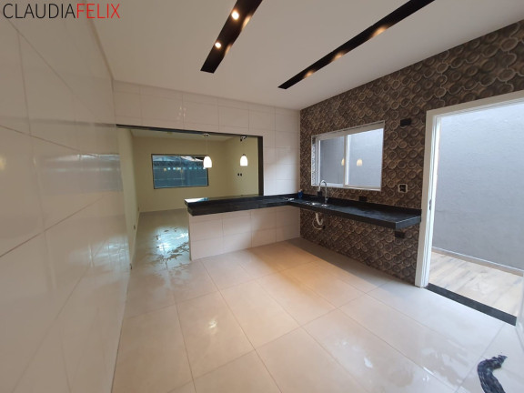 Casa com 2 Quartos à Venda, 74 m² em Caiçara - Praia Grande