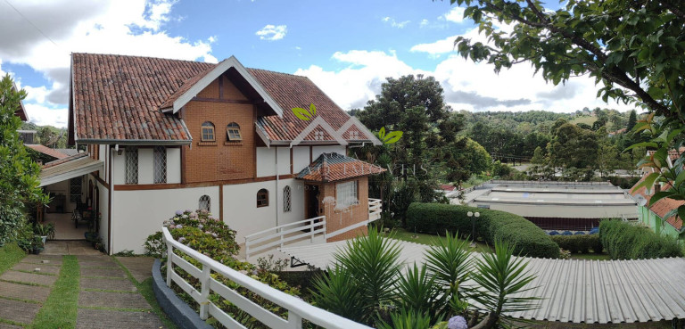 Imagem Casa com 4 Quartos à Venda, 250 m² em Vila Nova Suíça - Campos Do Jordão Imagem Casa com 4 Quartos à Venda, 250 m² em Vila Nova Suíça - Campos Do Jordão