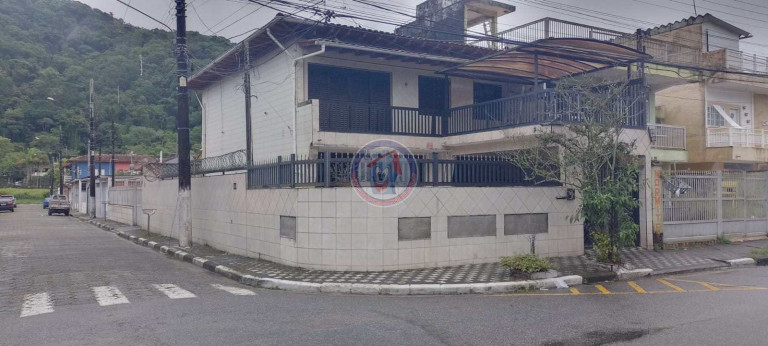 Casa com 3 Quartos à Venda ou Locação, 180 m² em Centro - Mongaguá