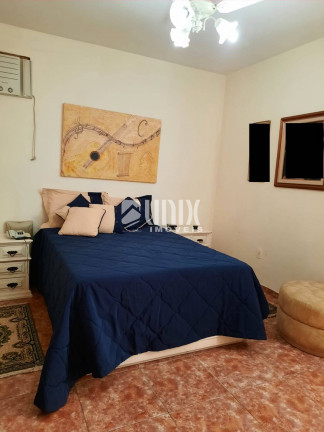 Imagem Casa com 3 Quartos à Venda, 588 m² em Centro - Campos Dos Goytacazes