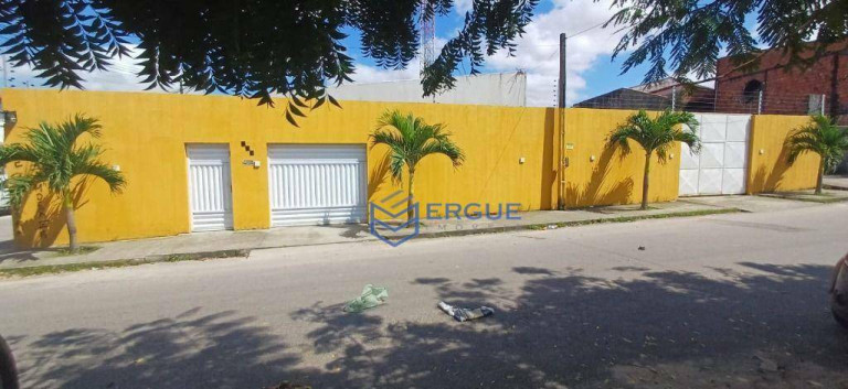 Casa com 3 Quartos à Venda, 190 m² em Mondubim - Fortaleza