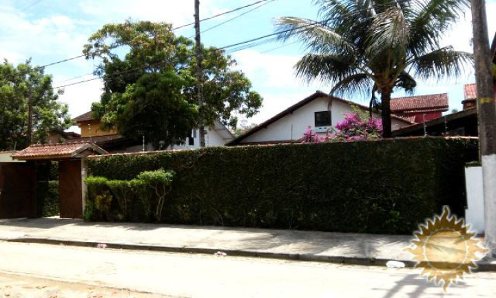 Casa com 4 Quartos à Venda, 245 m² em Praia Grande - Ubatuba