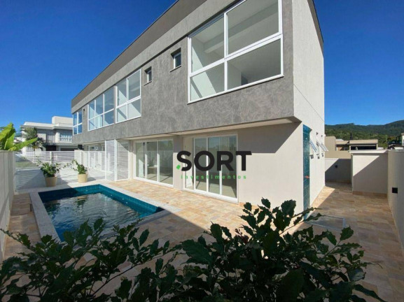 Casa de Condomínio com 4 Quartos à Venda, 233 m² em Santa Regina - Balneário Camboriú